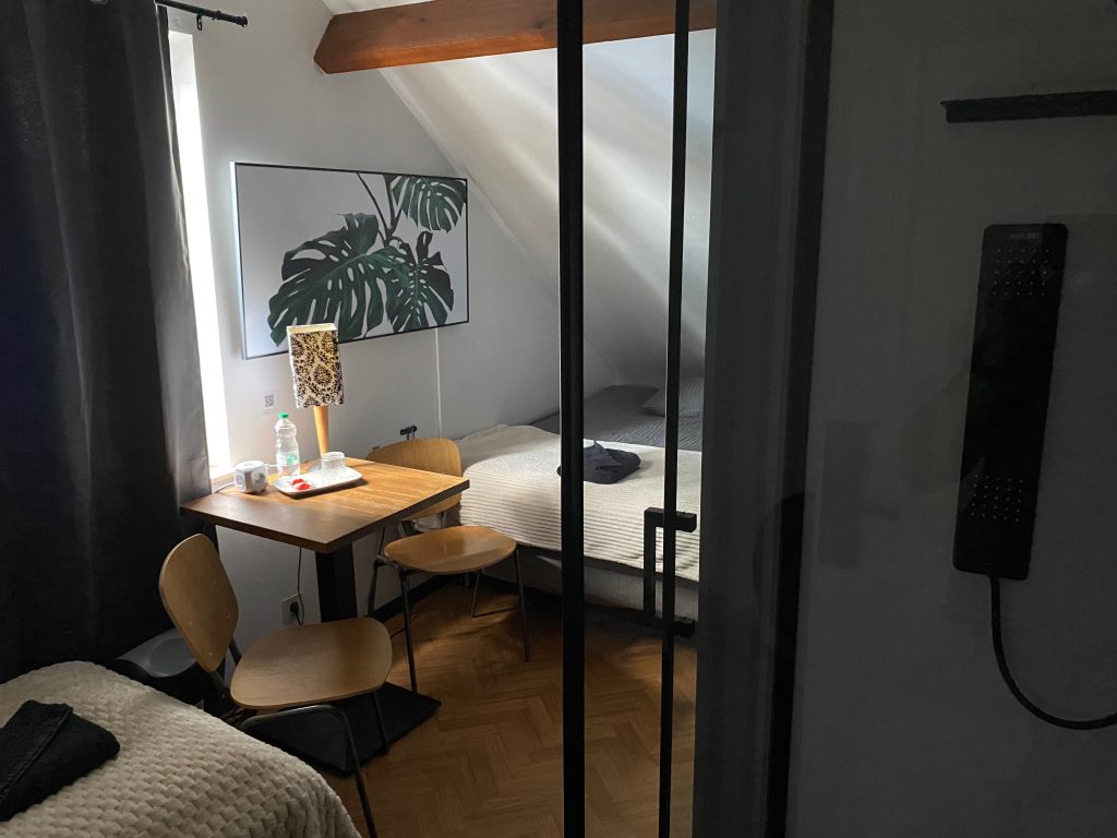 Room 6