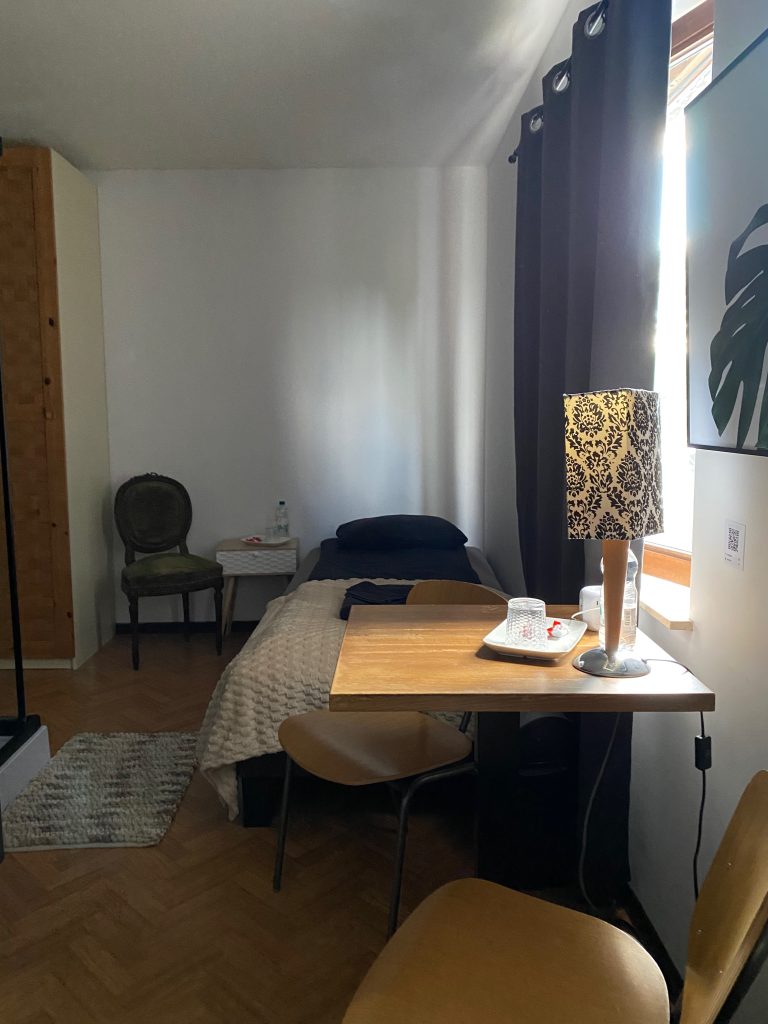 Room 6