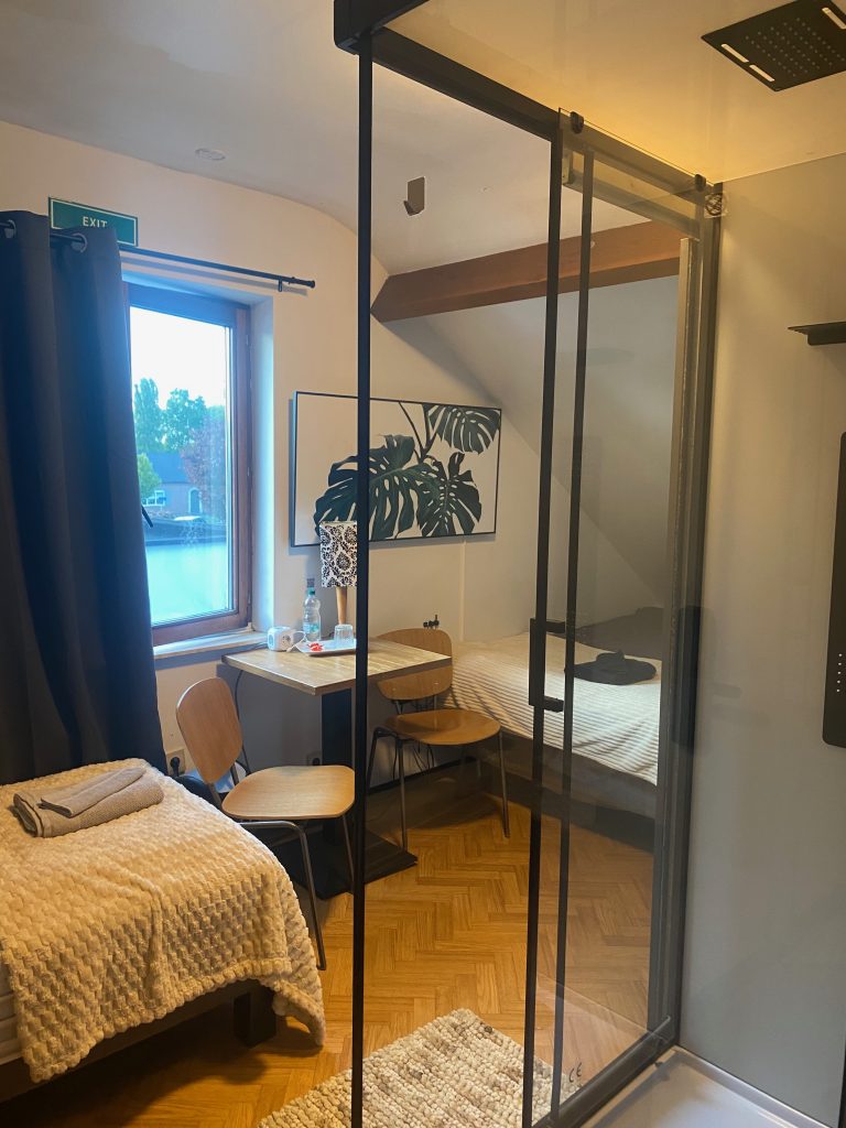 Room 6