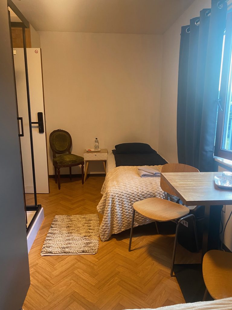 Room 6