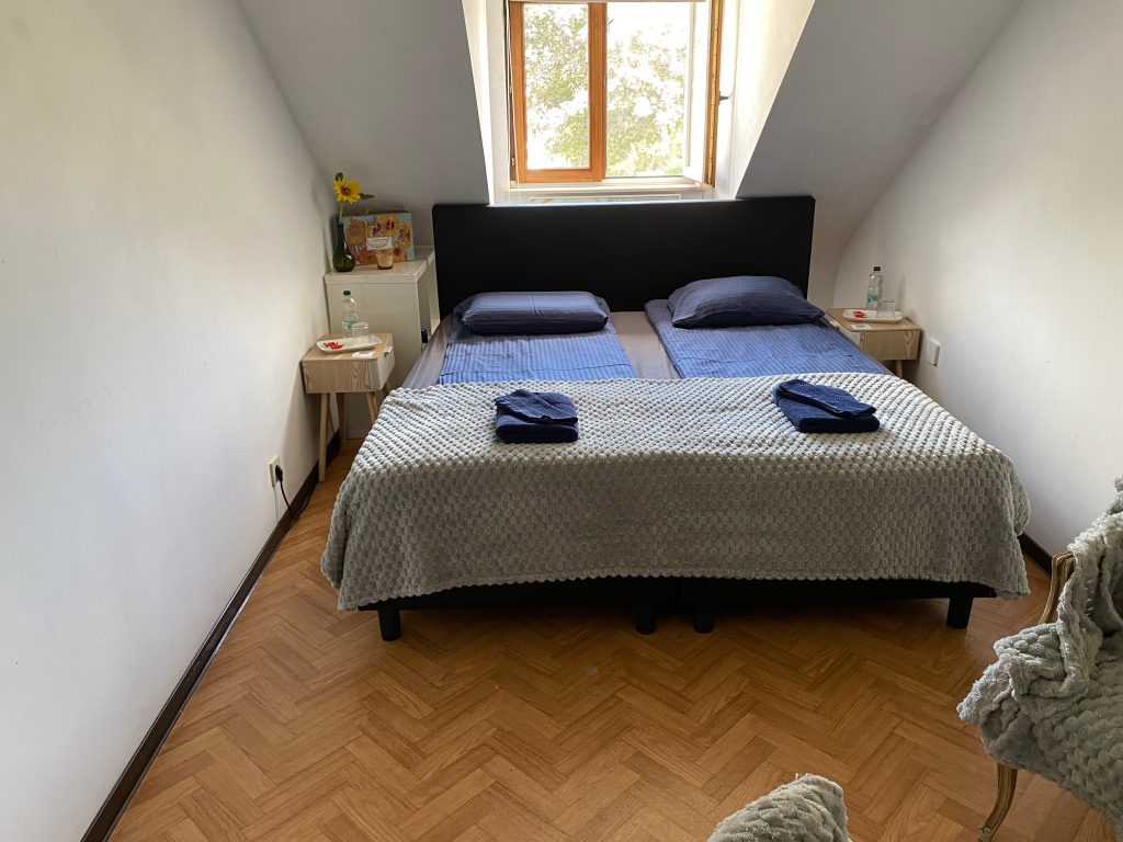 Room 4