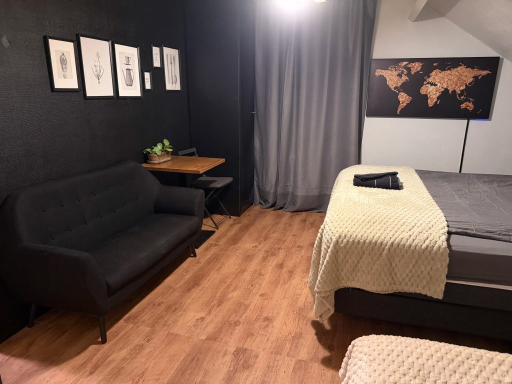 Room 1